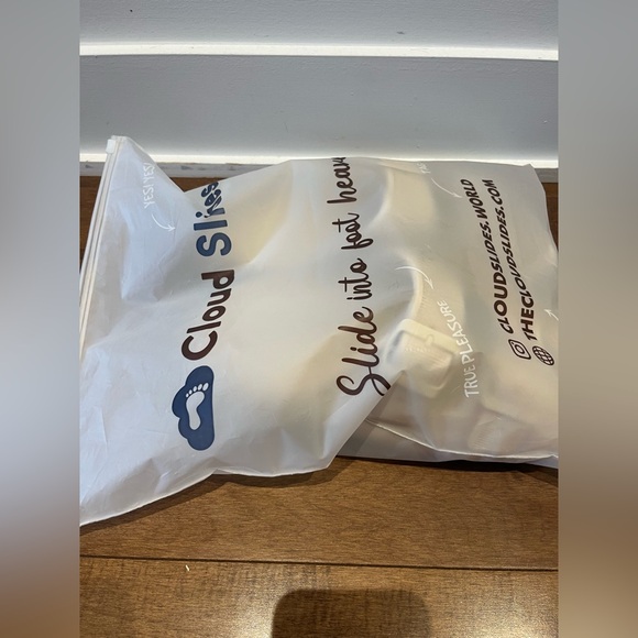 Cloud Slides Sandals Oat Latte Woman Size 9 - Picture 12 of 12